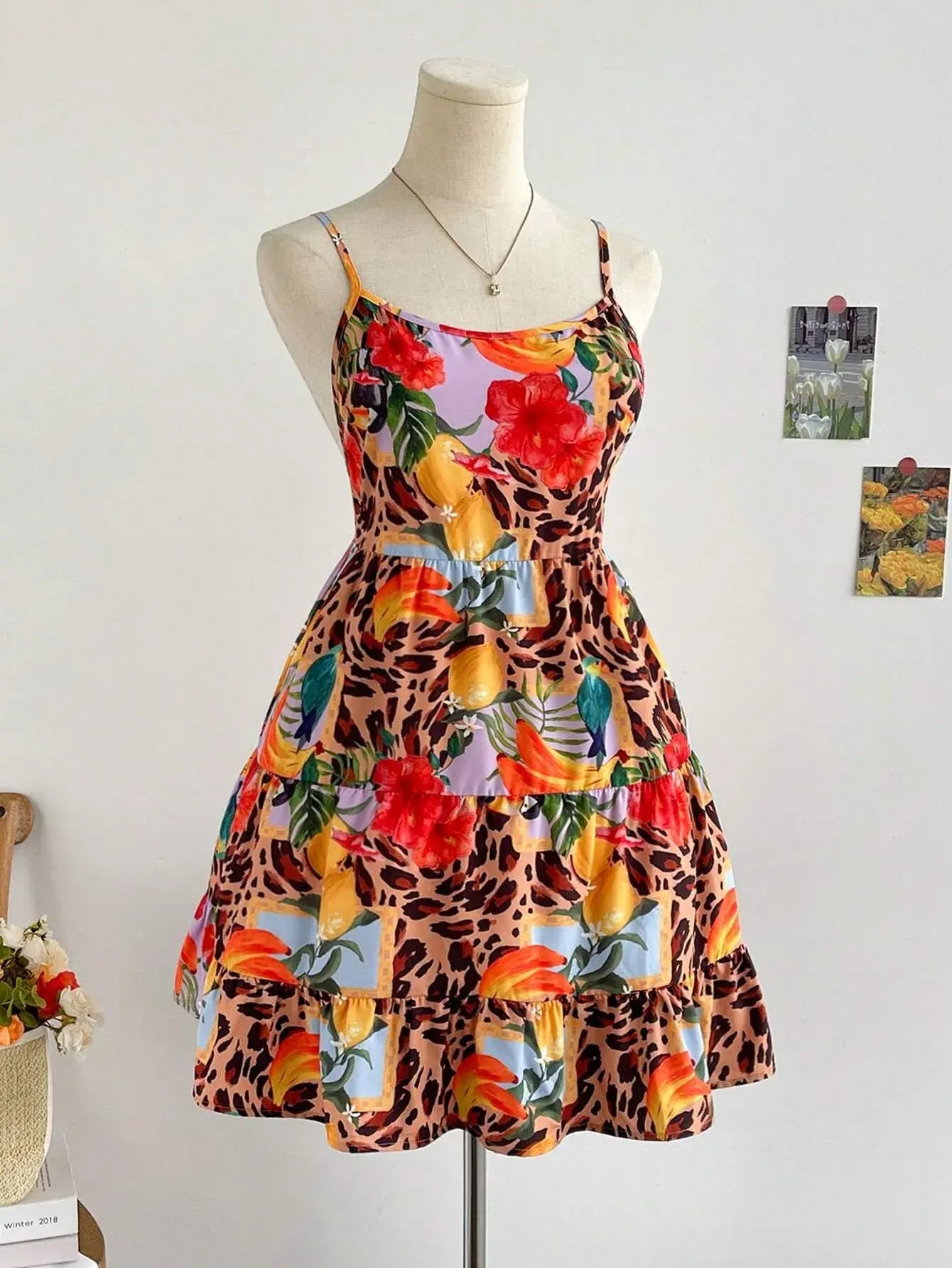 Vestido Midi Tropical Modelo Camila